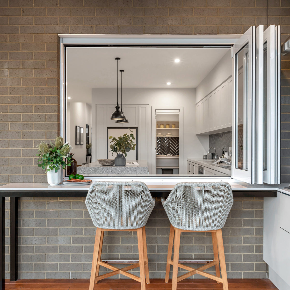 Black Gloss Tile - lifestyle view