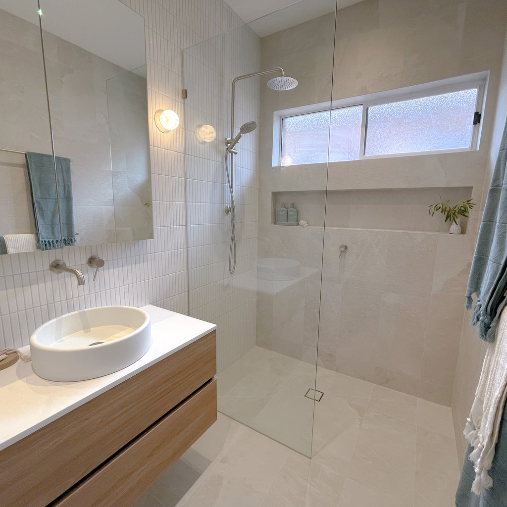 Fingers White Gloss Mosaic - lifestyle view