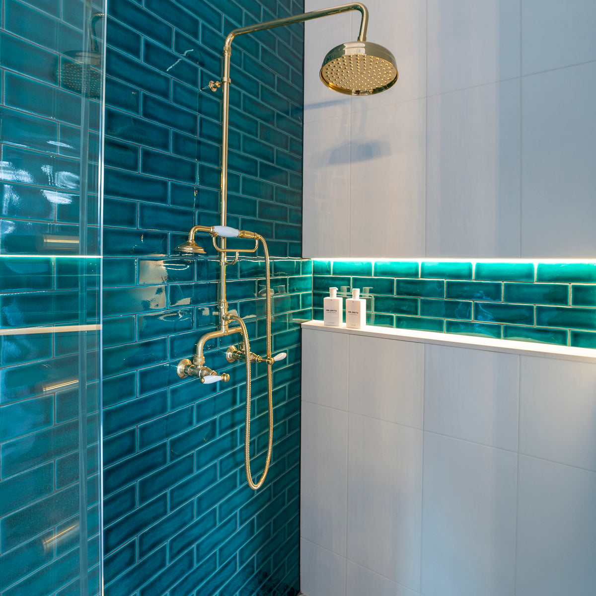 Teal Crackle Structured Gloss Tile - lifestyle view