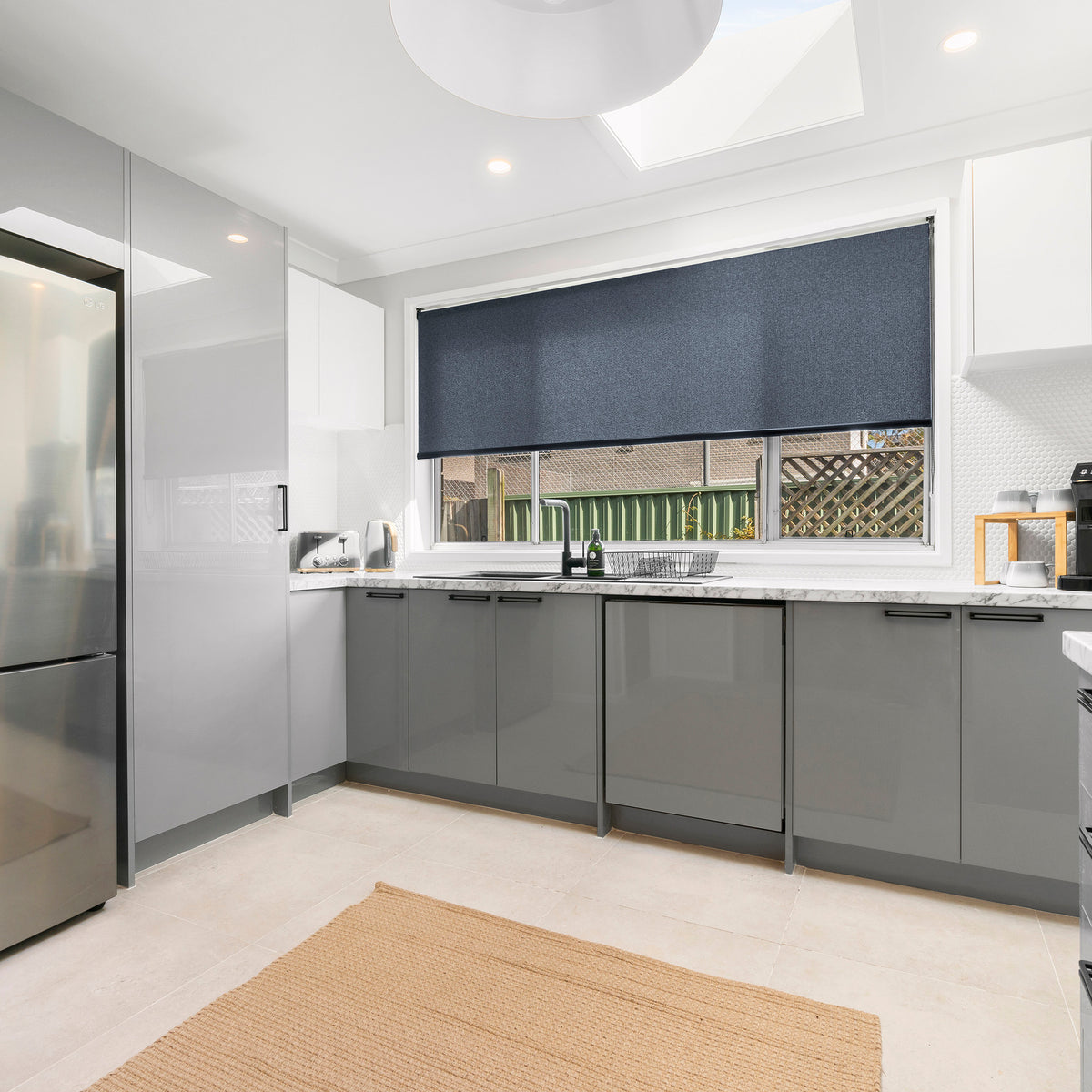 Penny Round White Gloss Mosaic - lifestyle view