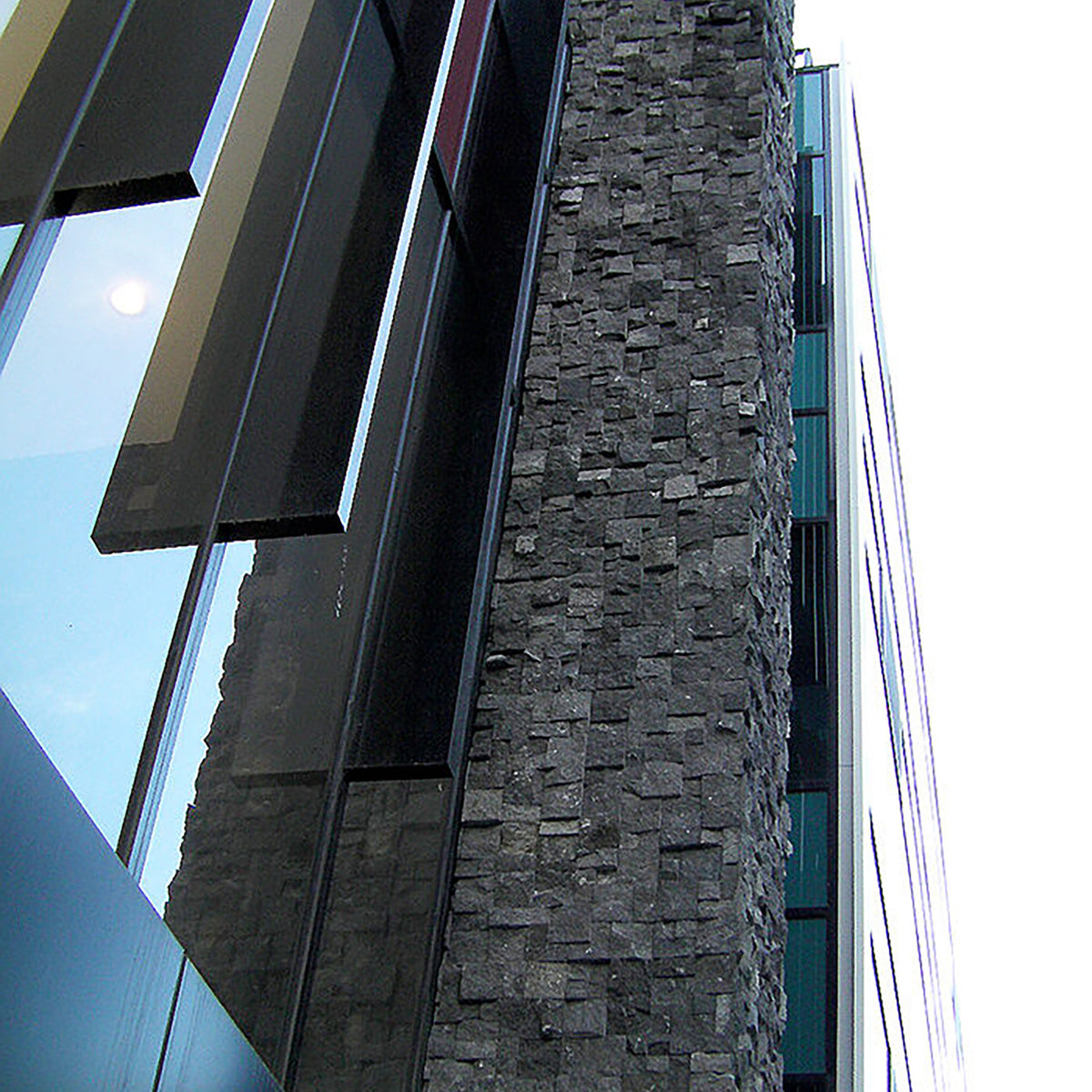 Natural Stone Black Lava Roughcut Structured Matt (Pack of 6) - lifestyle view