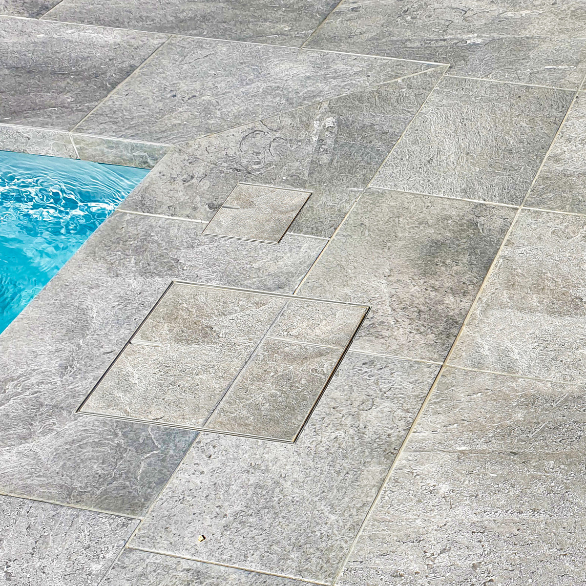 Pool Fiberglass inspection cover 156mmx15-22mm - lifestyle view