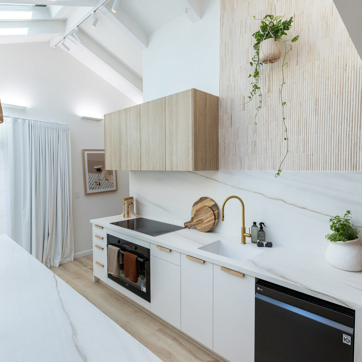 Natural Travertine Embossed Honed Mosaic - lifestyle view