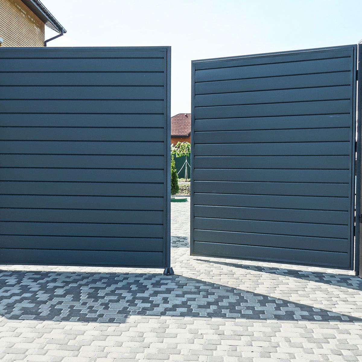 Stone CrazyPave Black Embossed Textured Tile - lifestyle view