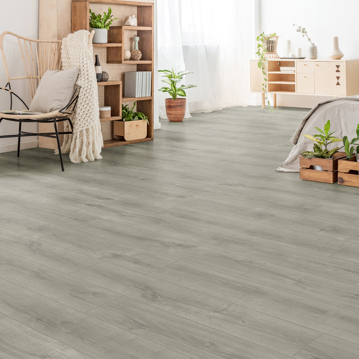 Columbia Oak Laminate - lifestyle view
