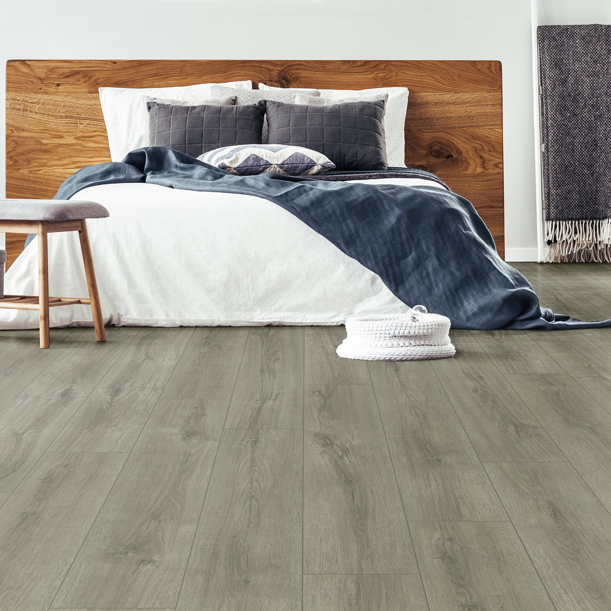 Columbia Oak Laminate - lifestyle view