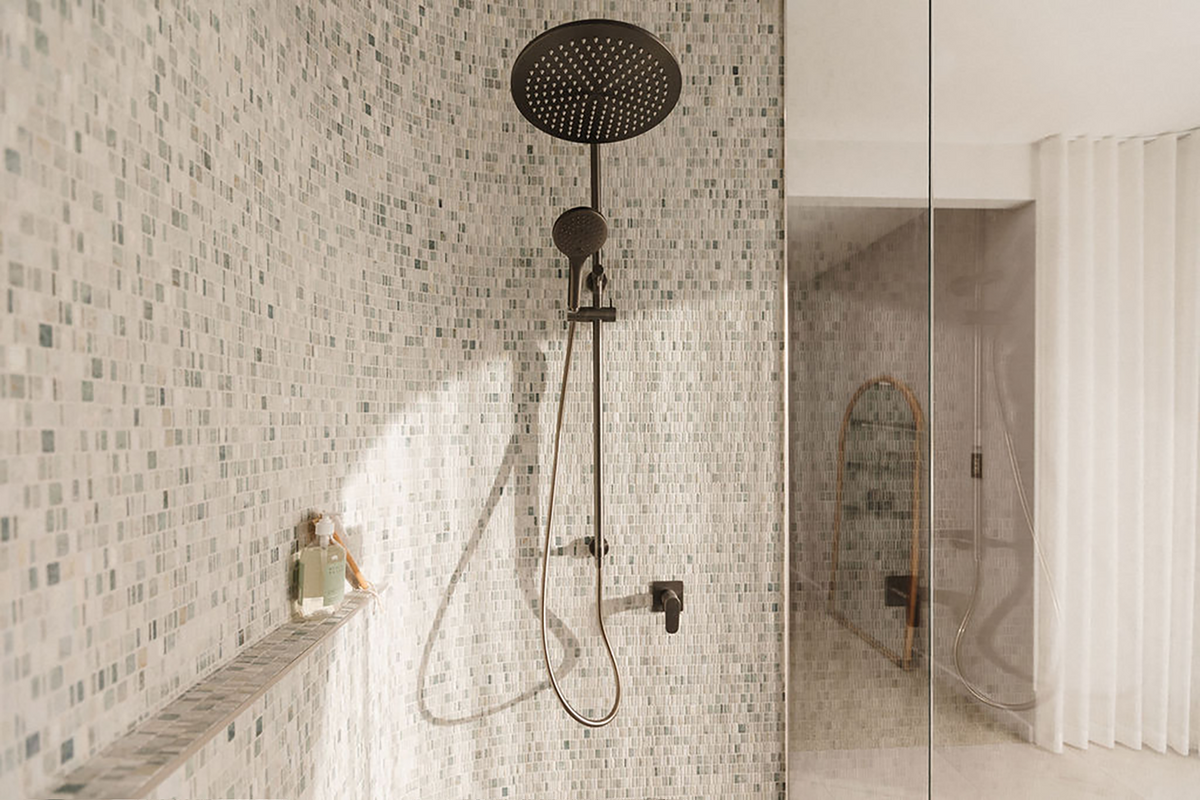 Main ensuite shower